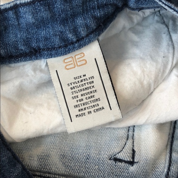 UO 🔹 High-waist Ombré Denim Shorts - Picture 3 of 3